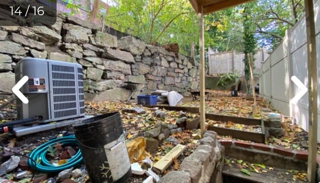 Building Photo - 6 bed Townhouse available 9/1