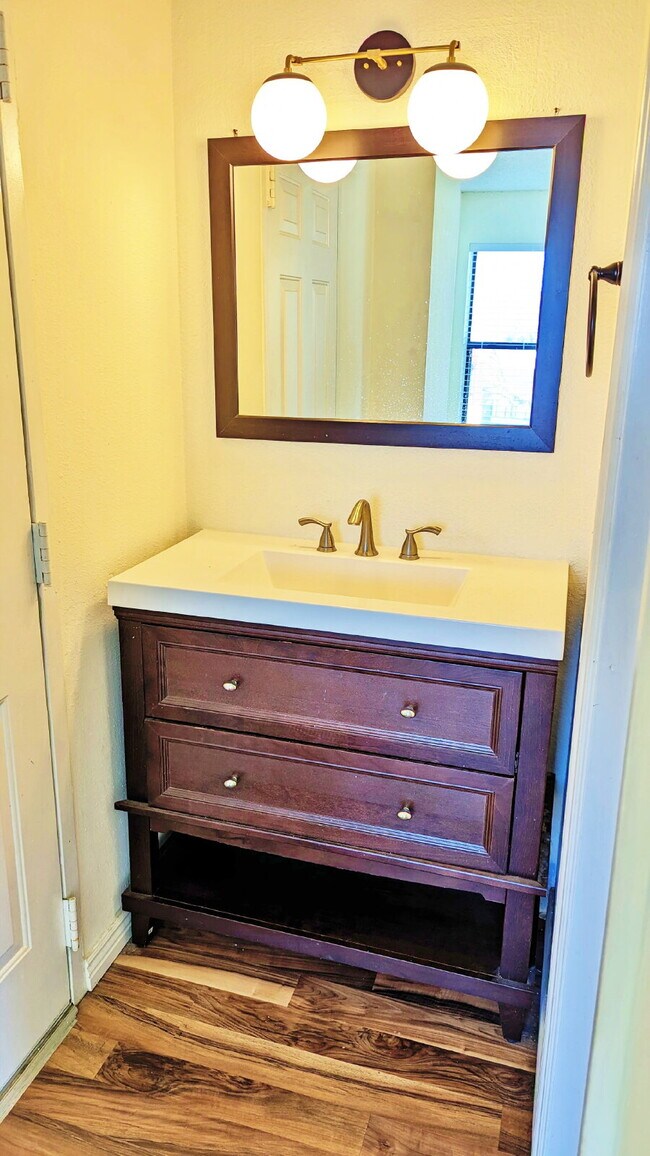 Building Photo - SO MUCH LIGHT! Beautifully Updated Smart Home 2Bd 2Bth 2nd Floor End Unit Condo in Aurora Schools