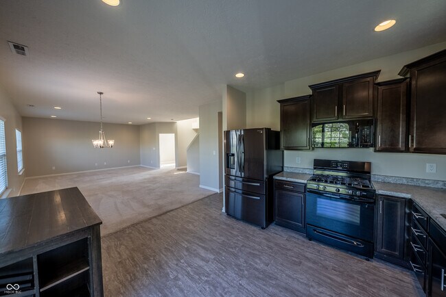 Building Photo - 5291 Tanglewood Ln