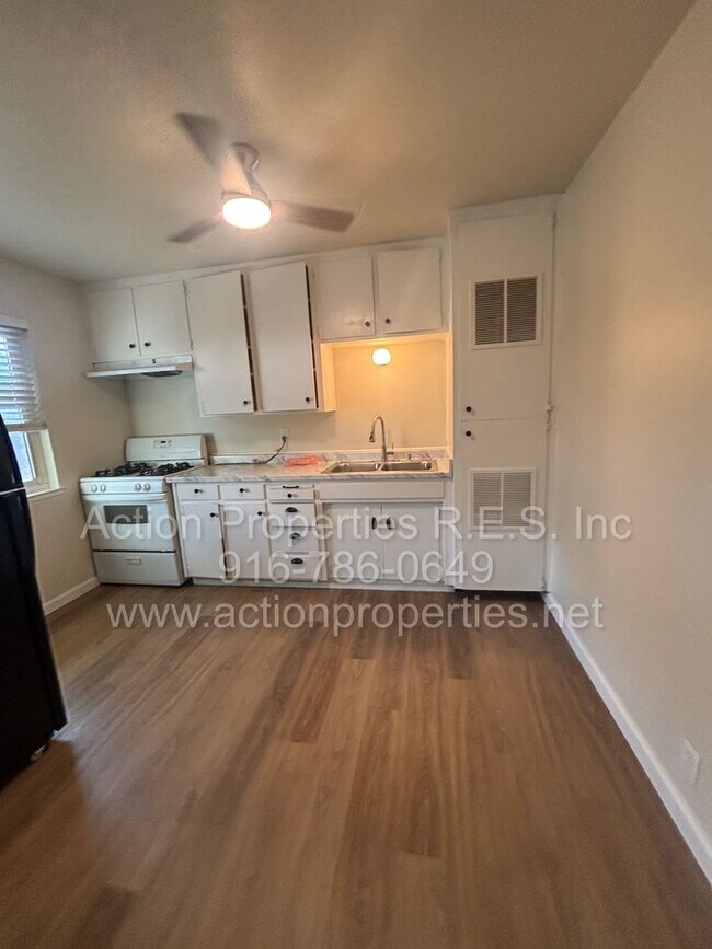Building Photo - 1006 Circuit Dr