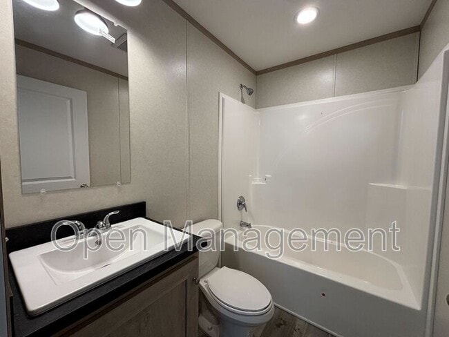 Building Photo - 725 S 12th St