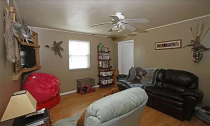 Building Photo - 737 Lakeside Dr