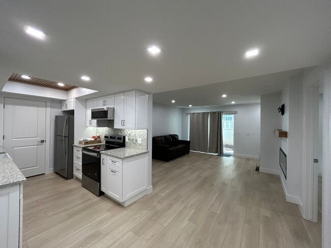 Building Photo - 2 Bedroom 2 Bathroom Condo Salt Lake City