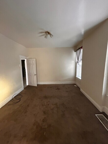 Building Photo - 1460 Laurel St