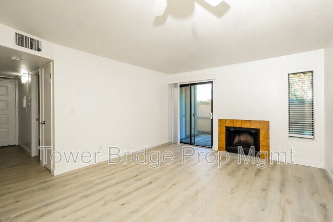 Building Photo - 100 Del Verde Cir