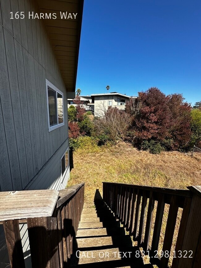 Building Photo - Expansive 4 Bed, 2 Bath La Selva Beach Hom...