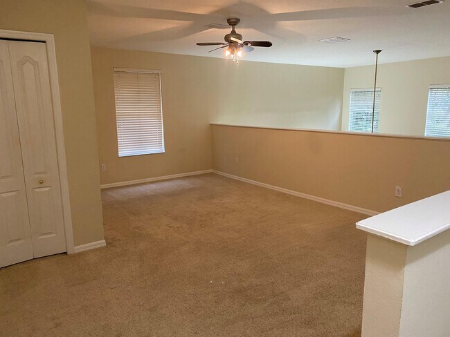 Building Photo - 990 N Lake Claire Cir