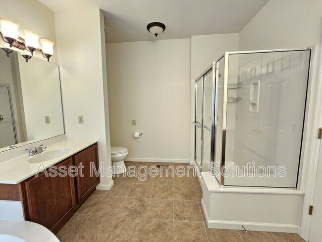 Building Photo - 119 Carlton Point Dr