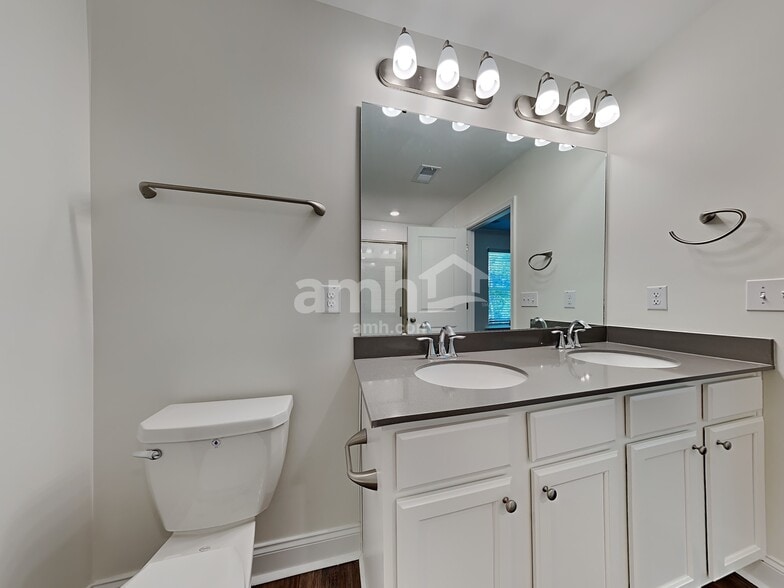 Building Photo - 302 West St