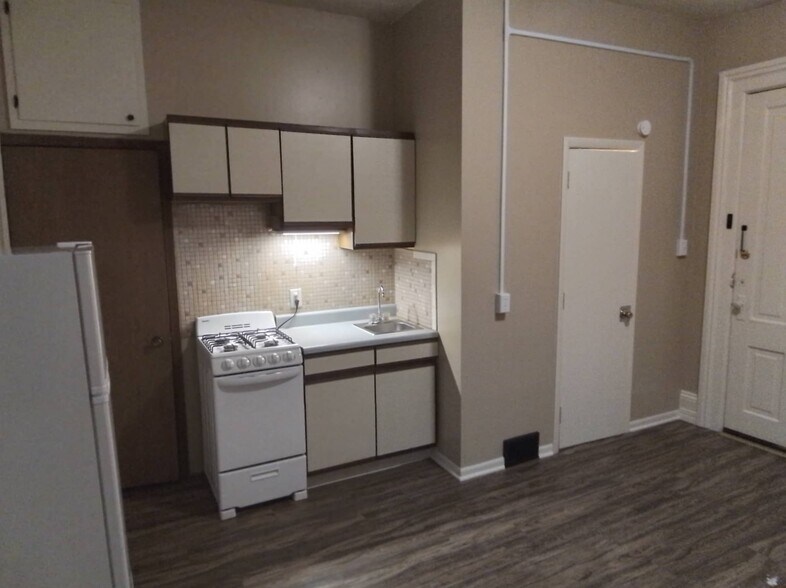 Building Photo - 453 N Buckeye St