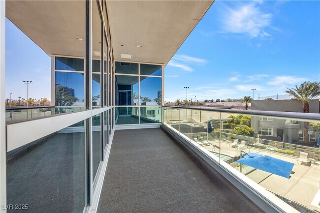 Building Photo - 4575 Dean Martin Dr