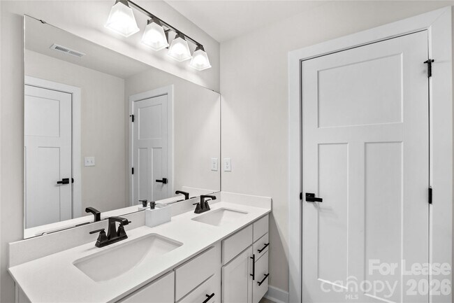 Building Photo - 14321 Sunnyhill Grove Rd