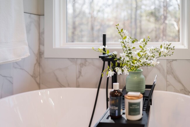 Building Photo - 104 Elohi Ln