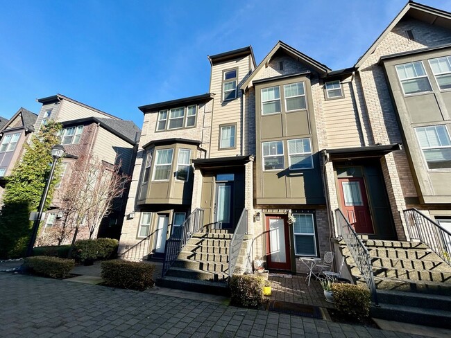 Building Photo - Issaquah Townhouse