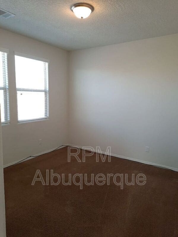 Building Photo - 2326 Vista de Colinas Dr SE