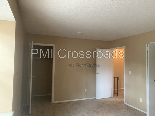 Building Photo - 6201 Stornoway Dr N