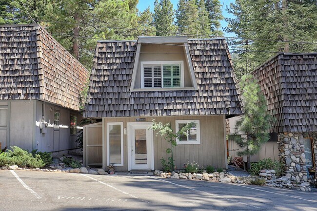 Building Photo - Stand Alone Condo on the Creek!!!