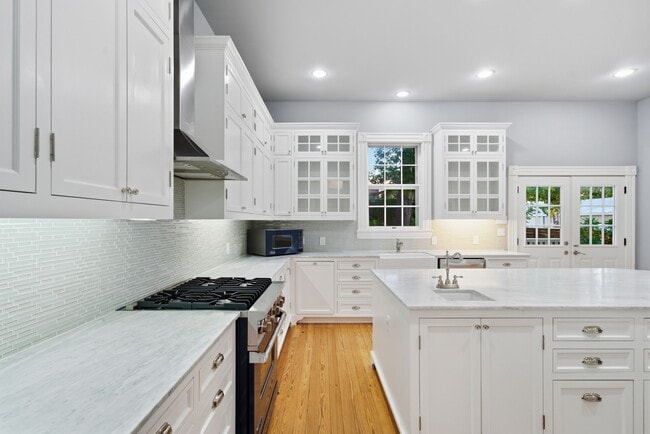 Building Photo - 1818 Decatur St