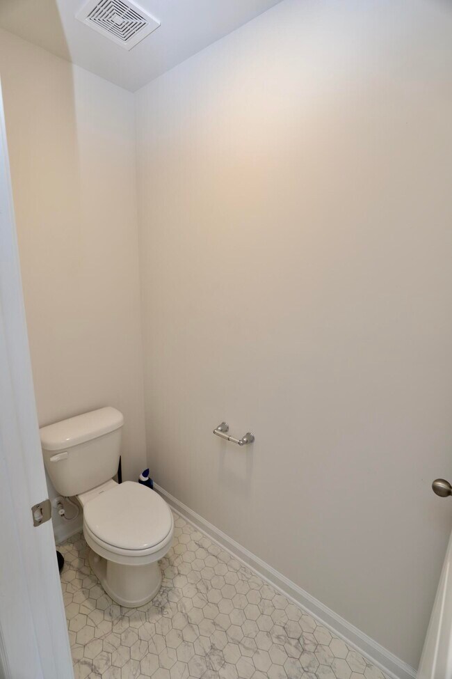 Building Photo - 352 Sandbach Rd