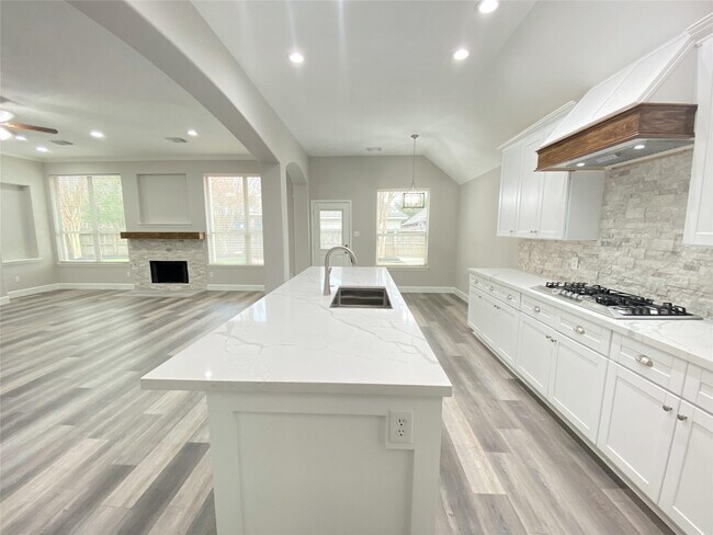 Building Photo - 1905 Grand Willow Ln