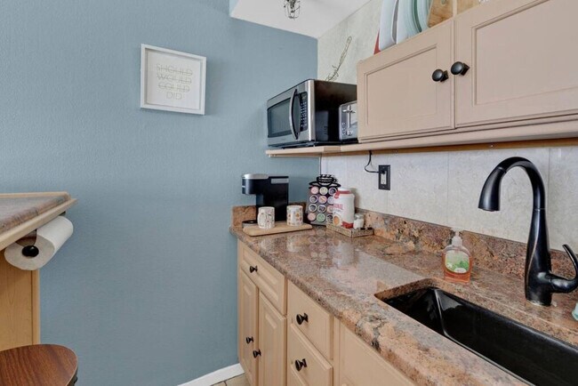 Building Photo - 769 Sundial Ct