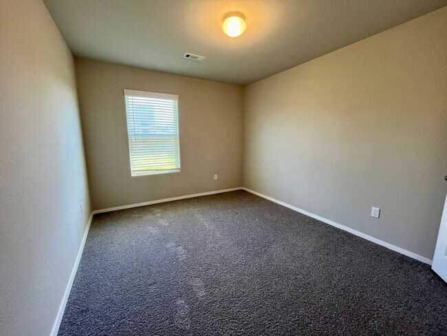 Building Photo - 1751 Forest Dr