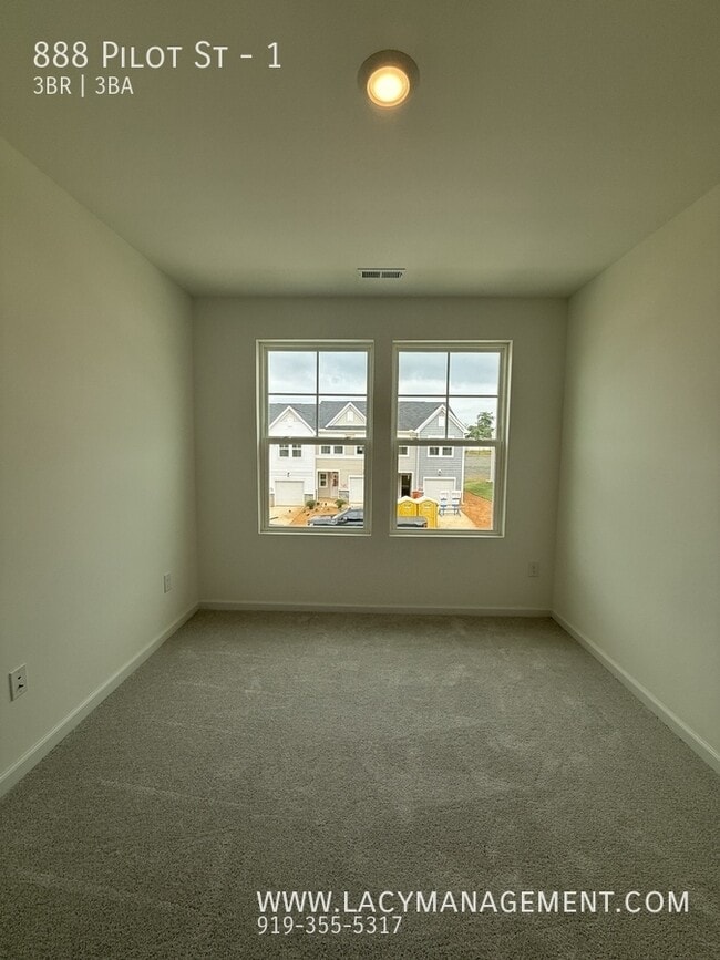 Building Photo - 888 Pilot St