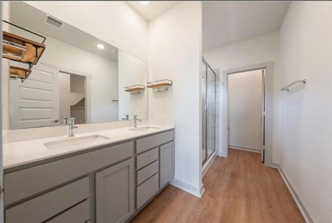 Building Photo - 10805 Meris Ln
