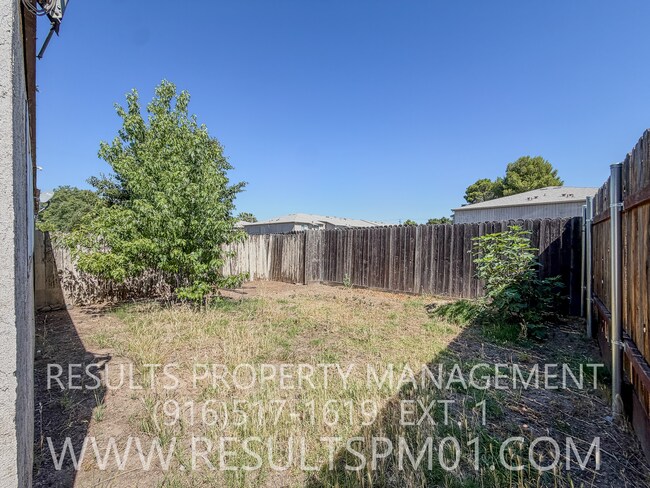 Building Photo - Adorable 2 bedroom duplex