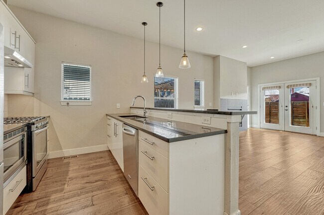 Building Photo - 534 S Lincoln St