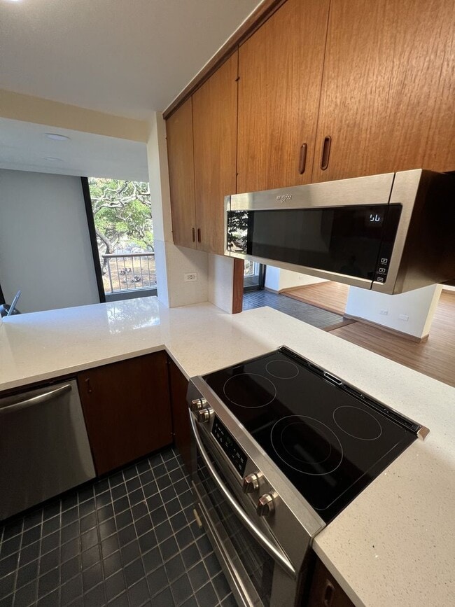 Building Photo - 1521 Punahou St