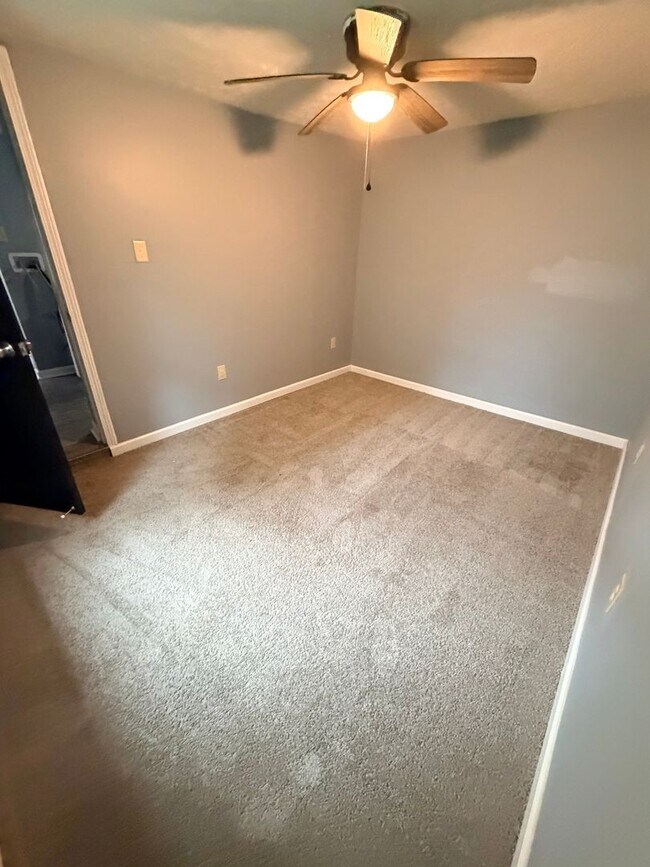 Building Photo - 268 E Loudon Ave