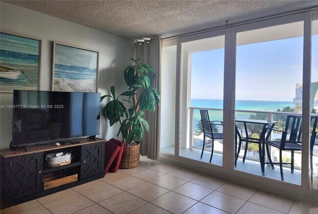 Building Photo - 3505 S Ocean Dr