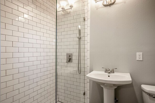 Building Photo - Must see this Renovated home located in Da...