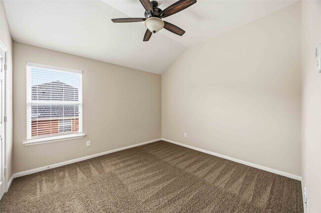 Building Photo - 950 Firthwood Ln
