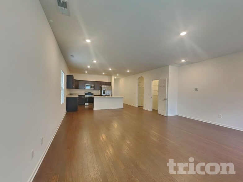Building Photo - 177 Crabourne Dr
