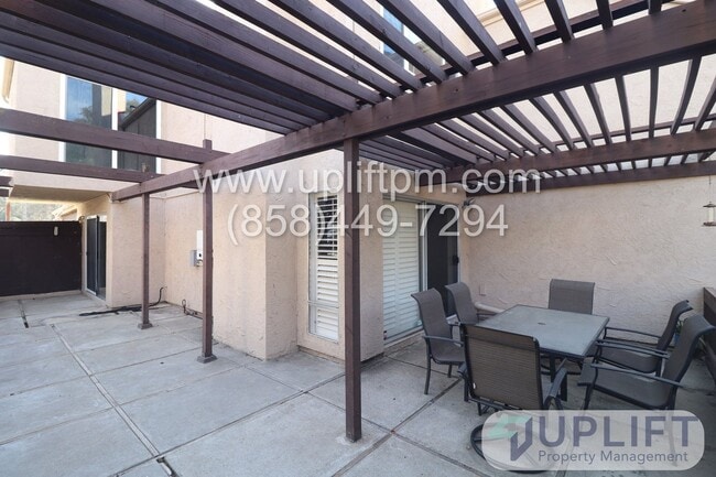 Building Photo - 23668 Country Villa Rd