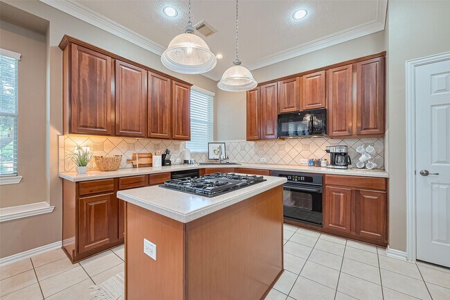 Building Photo - 2500 Amy Lee