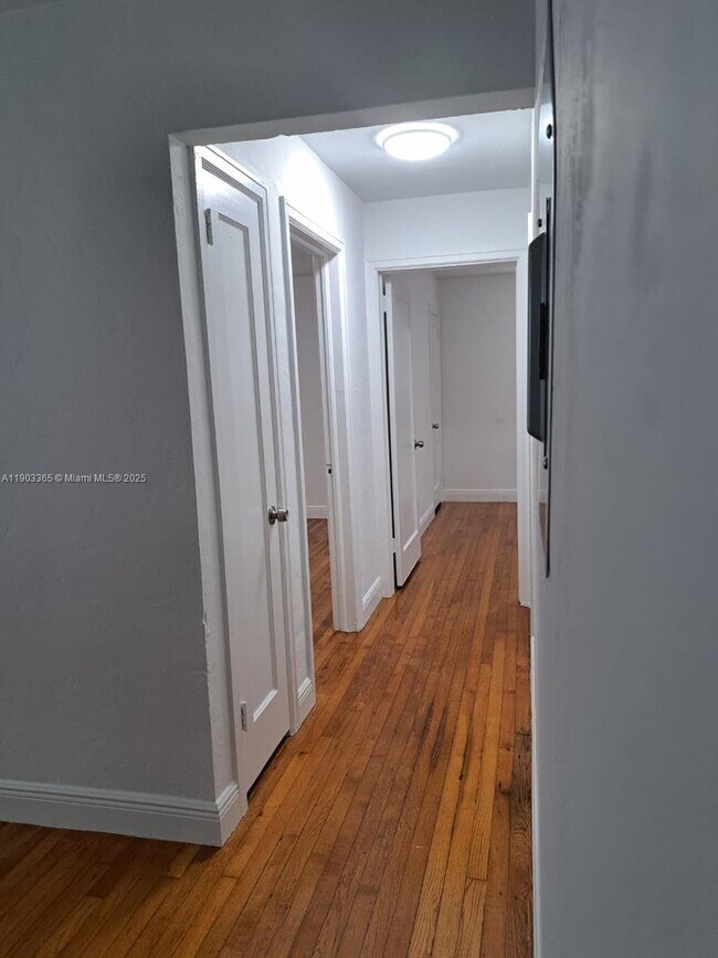 Building Photo - 23 Phoenetia Ave