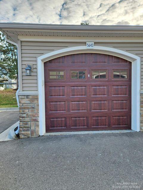 Building Photo - 5643 Arbor Chase Dr