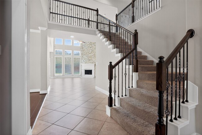 Building Photo - 6535 Arroyo Springs Ln