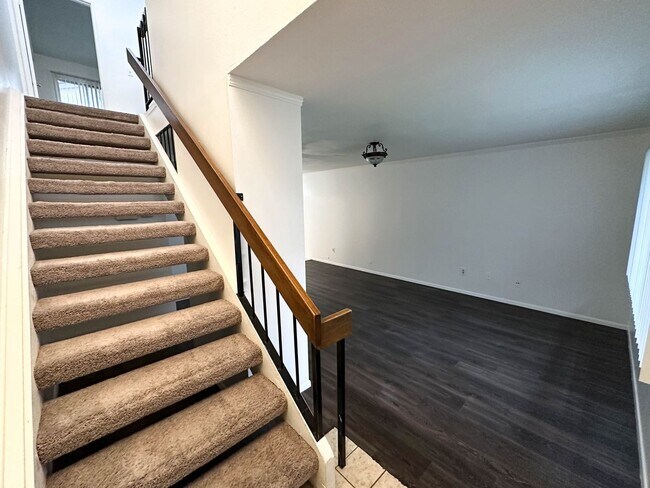 Building Photo - Townhome AVAILABLE NOW in Colton. 2 Bed / 2 Bath Floorplan  + Garage!