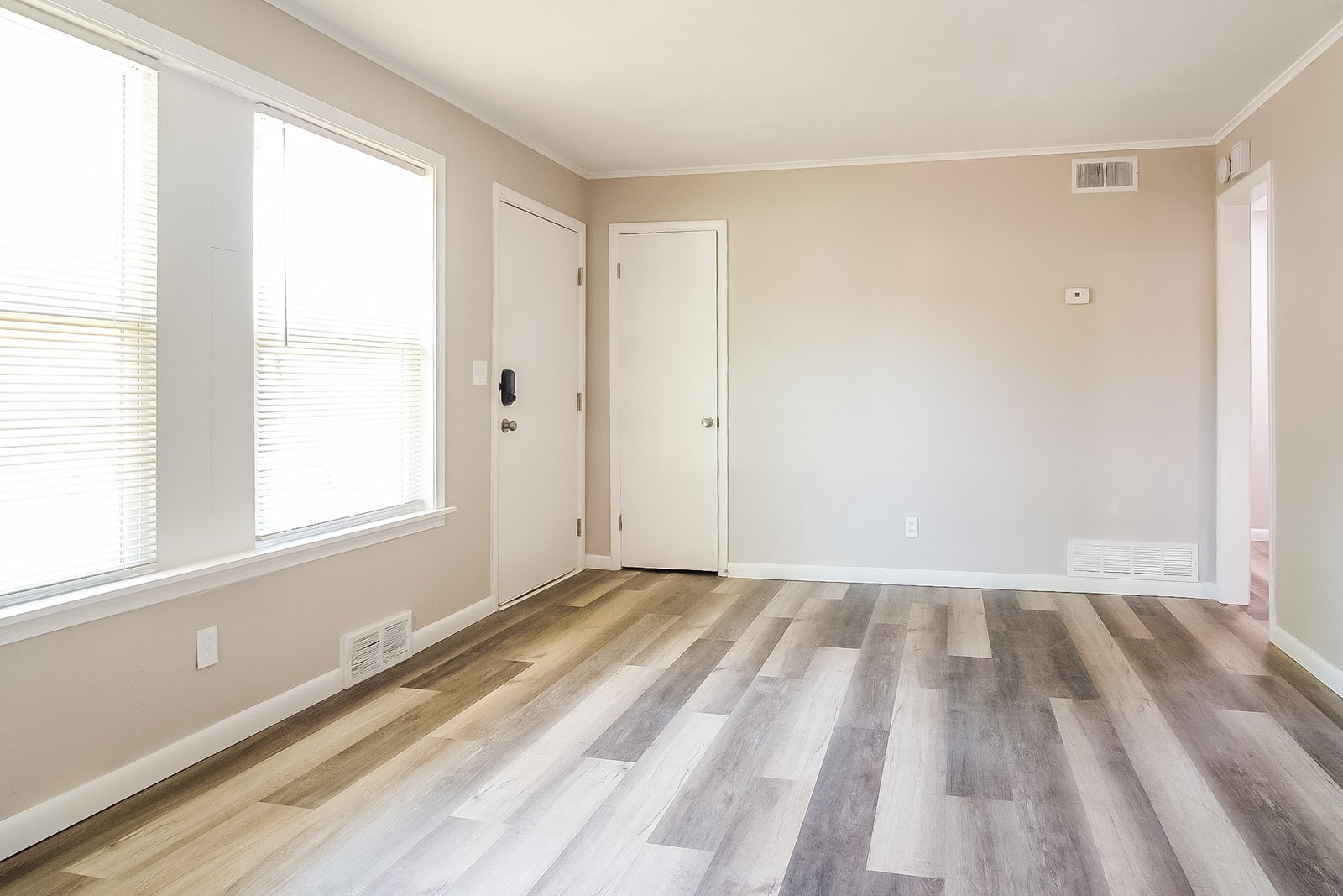 Building Photo - 4204 N Frankfort Ave