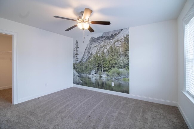 Building Photo - 83 Ivy Lp