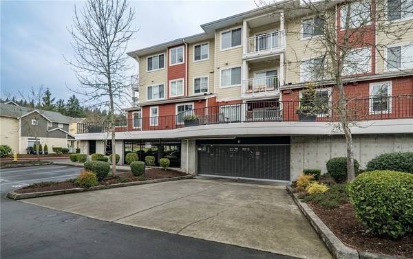 Gated Parking Garage - 503 225th Ln NE