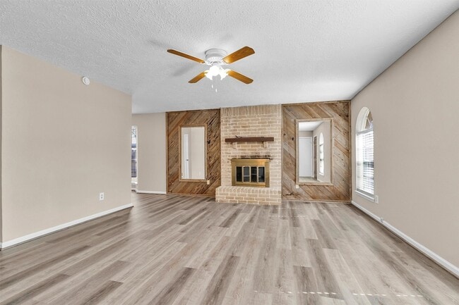 Building Photo - 4627 Hickorygate Dr