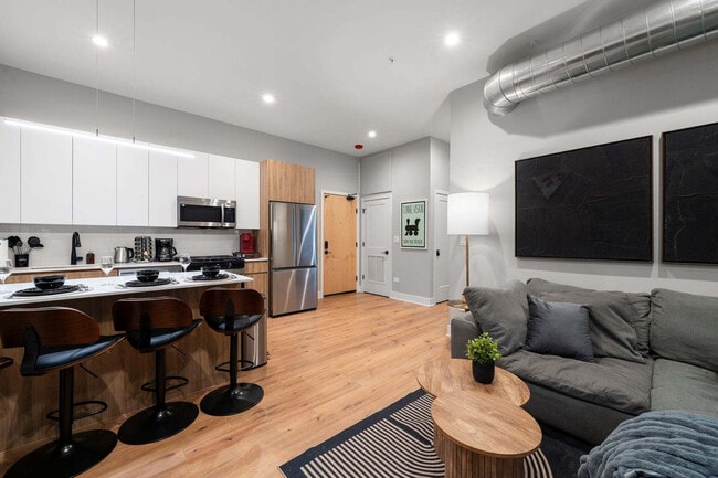 Building Photo - 6044 N Winthrop Ave