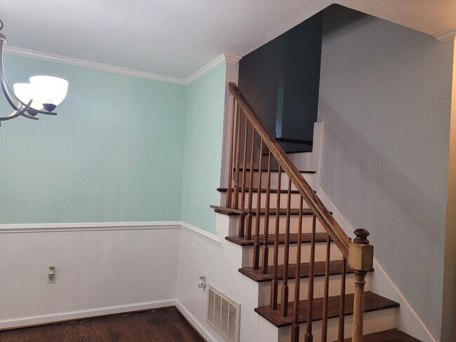 Building Photo - 116 Fox Chase