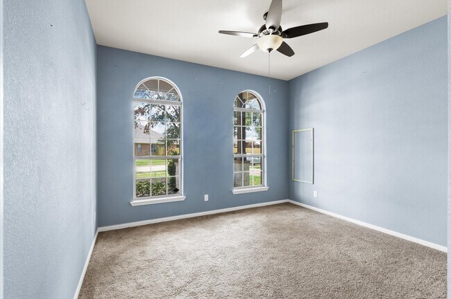 Building Photo - 18339 Red Oak Manor Ln