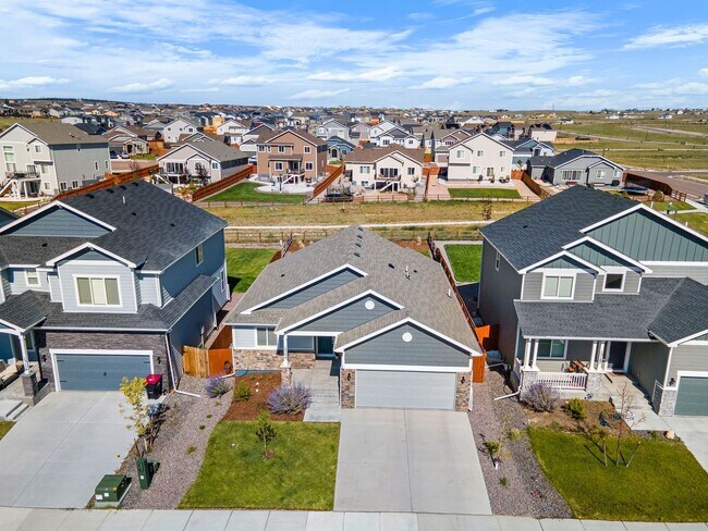 Building Photo - 13170 Valley Peak Dr